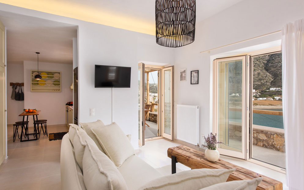 Το εσωτερικό του διαμερίσματος Petra 1 στη Σίφνο