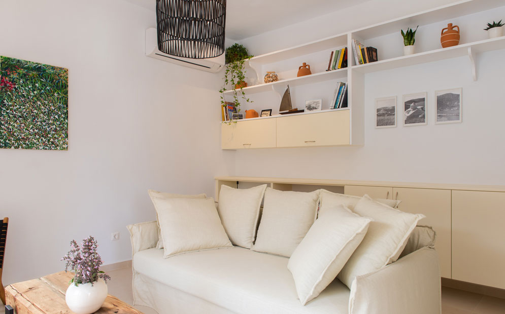 Το εσωτερικό του διαμερίσματος Petra 1 στη Σίφνο