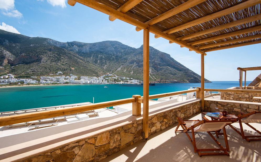 Petra 2 - Μεγάλη βεράντα με θέα στις Καμάρες