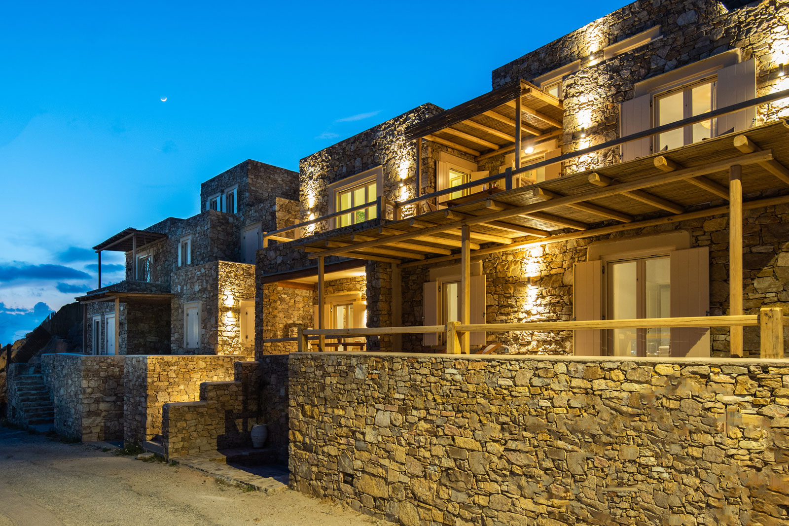 Τα διαμερίσματα Petra στις Καμάρες της Σίφνου